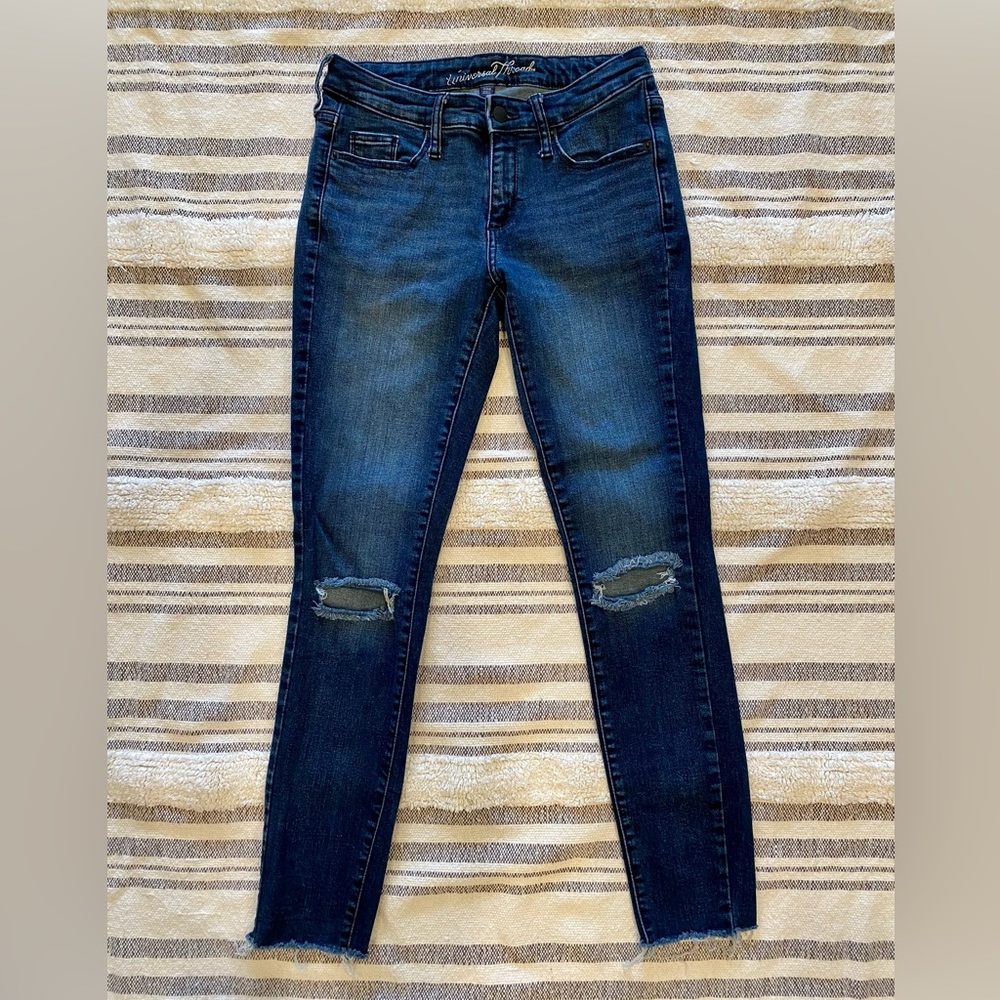 Women’s size 2/26R Universal Thread jeans. Perfect condition! Like new!